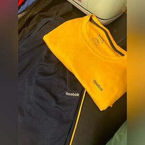 Men’s Medium Reebok Outfit